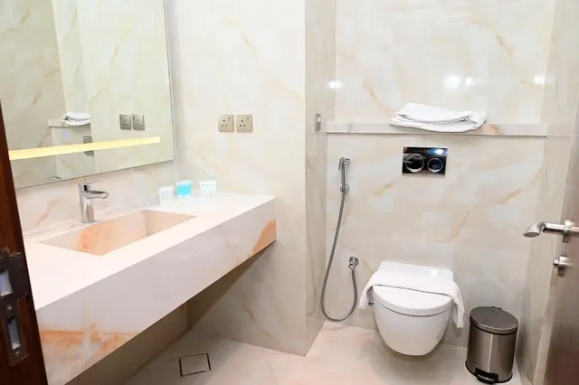 غرفة بسريرين منفصلين بإطلالة على المدينة، فندق بننسولا وورث(Peninsula Worth Hotel) 3/3