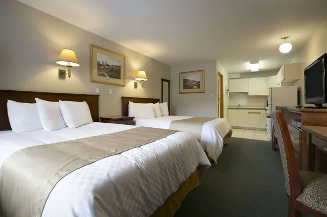 Room, 2 Queen Beds, Ramada Limited - Merritt 1/3