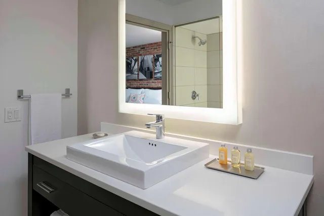 1 Bedroom, Lasalle, Suite، The Royal Sonesta Chicago Downtown 7/8