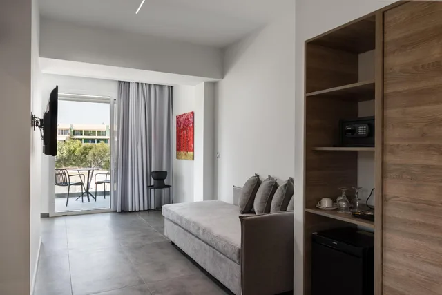 جناح جونيور، Acharavi Beach Hotel 2/4