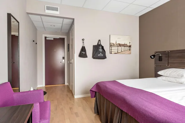 غرفة بسرير كينج، Best Western Plus Park Airport Hotel 1/5