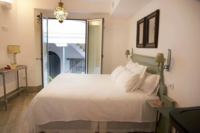 Plus, Deluxe, Apartment, Double Bed, Sofa، Overland Suites Catedral 2/3