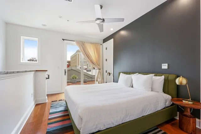 3 Bedrooms, 2 King Beds, Queen Bed, Two Story، Factors Row by Sextant 1/6