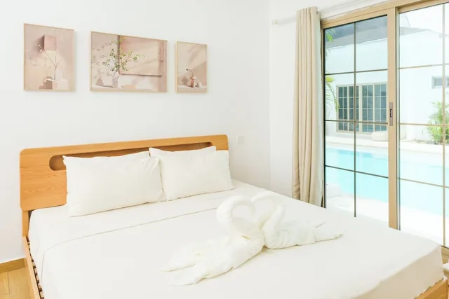 Deluxe, Suite, King Bed, Trundle Bed, Pool View, Sofa, Pool Access، Seapearl Of Alona 4/10
