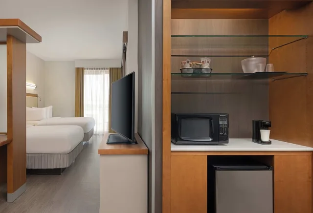 استوديو بسريرين كوين بإطلالة على المرسى بشرفة مع أريكة، SpringHill Suites Orange Beach at The Wharf 9/9