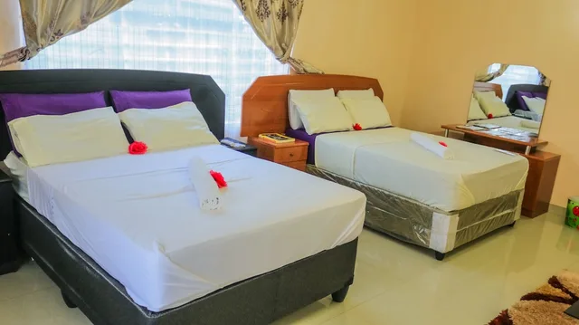 Deluxe, 2 Double Beds, Km Executive Lodge 1/1