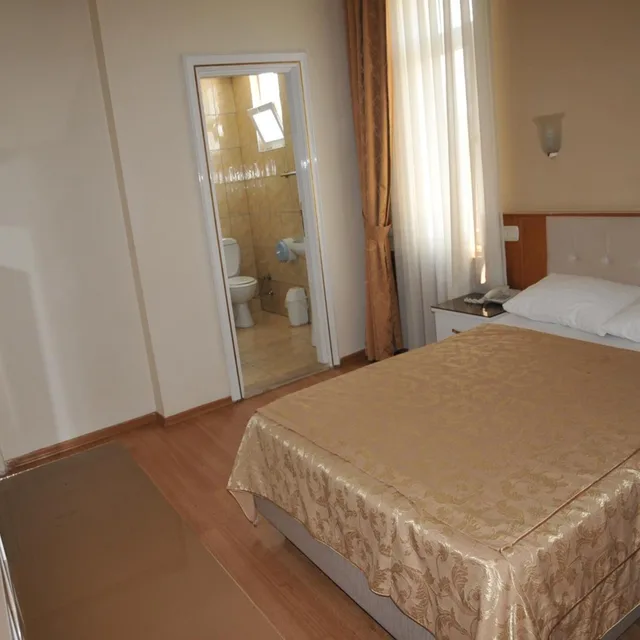 غرفة قياسية ثلاثية، Europa Hotel 8/10