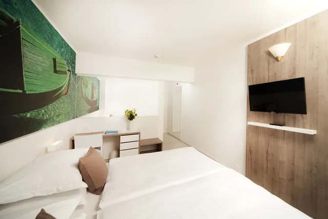 غرفة قياسية بسرير مزدوج بشرفة، Bluesun Hotel Neptun 2/6