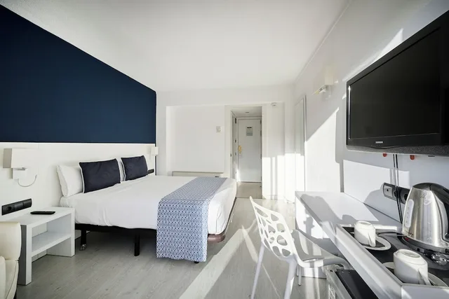 غرفة سوبيريور بإطلالة على الجبل، Catalonia del Mar - Adults Only 7/10