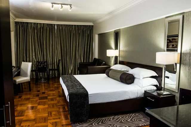 2 Bedrooms, King Bed, Belaire Suites 3/6
