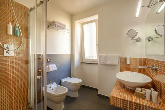 غرفة بسرير كوين في الملحق، Mozart Hotel Rome 3/4
