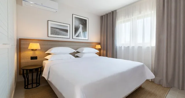غرفة عائلية بسرير مزدوج وسريرين منفصلين بشرفة، Bluesun Holiday Village Bonaca 2/4