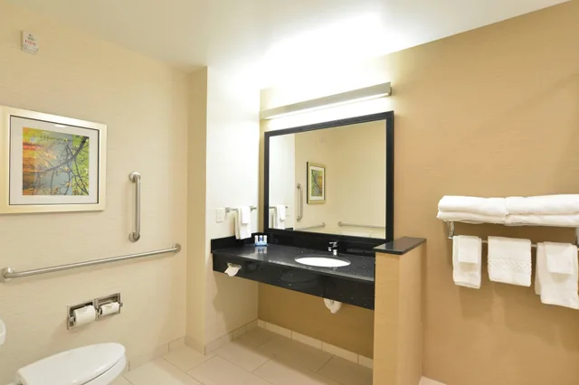 غرفة بسرير كينج، Fairfield Inn Suites Eau Claire Chippewa Falls 4/4