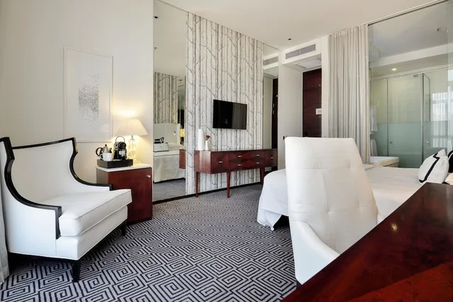 غرفة قياسية بسرير كينج، Davinci Hotel And Suites On Nelson Mandela Square 3/8