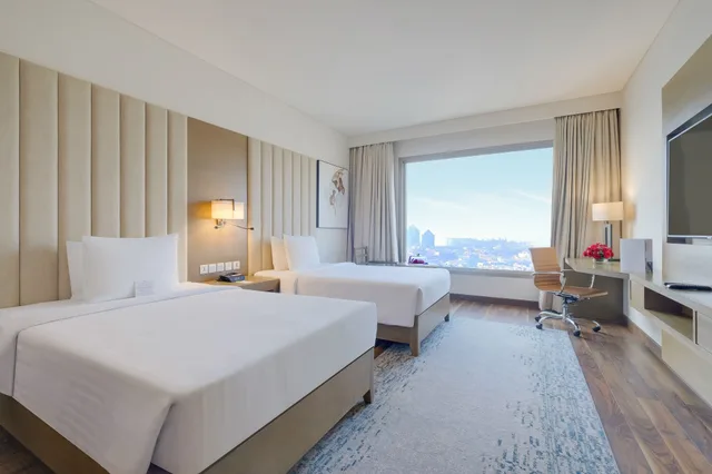 غرفة كلوب بسريرين منفصلين، Courtyard By Marriott Gurugram Downtown 2/6