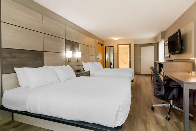 غرفة قياسية بسريرين كوين، Best Western Premier Aberdeen Kamloops 3/5