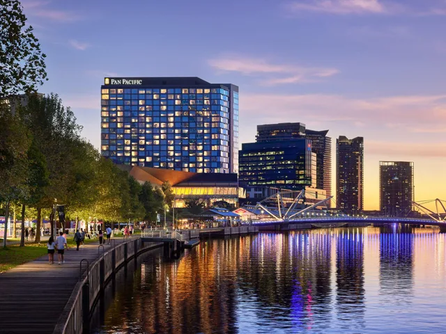 2 Bedrooms, Suite, Double or Twin Bed, City Skyline View، PAN PACIFIC MELBOURNE 1/1