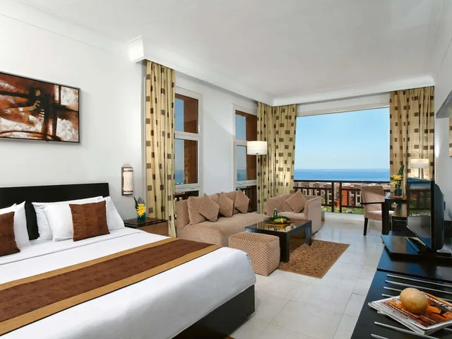 جناح ملكي بسريرين كينج، Movenpick Resort El Sokhna 2/5