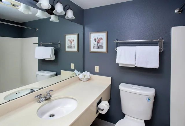 Room, 2 Queen Beds, Kitchenette, Inn At Seaside 5/5