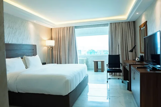 جناح تنفيذي بسرير كينج، Abuja Continental Hotel 1/1