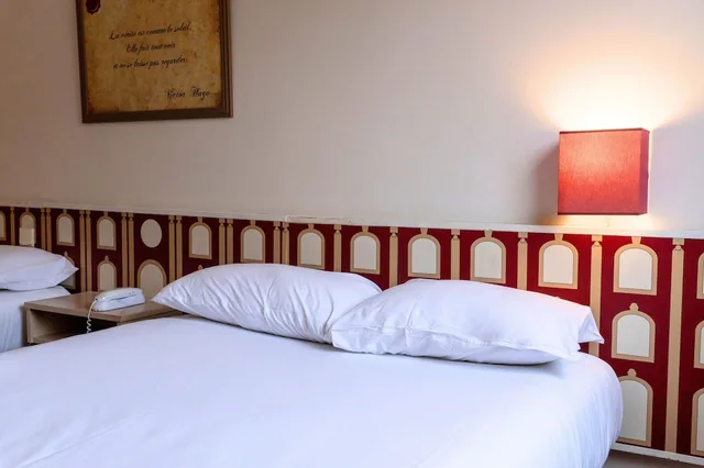 Room, Quadruple, Double Bed, Sofa, Ours Blanc Place Victor Hugo 7/10