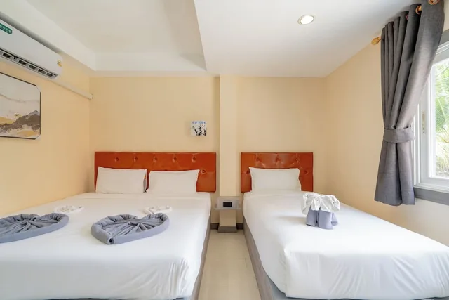 Deluxe, Squareone Hostel 2/10