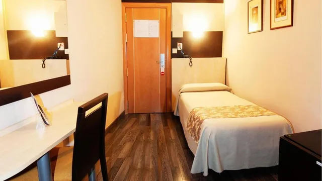 غرفة أساسية مفردة، Universal Hotel 1/6