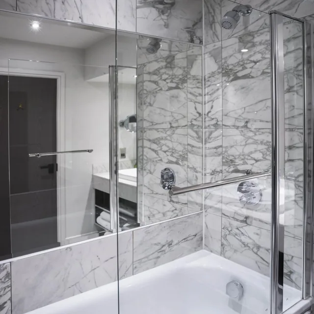 Deluxe, King Bed, Adult Only، Boulevard Hotel 3/4