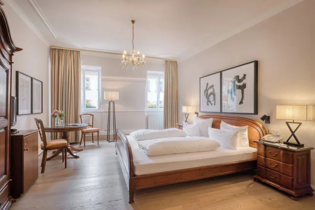 غرفة كلاسيكية بسرير مزدوج في الملحق، Eisenhut Hotel 6/10
