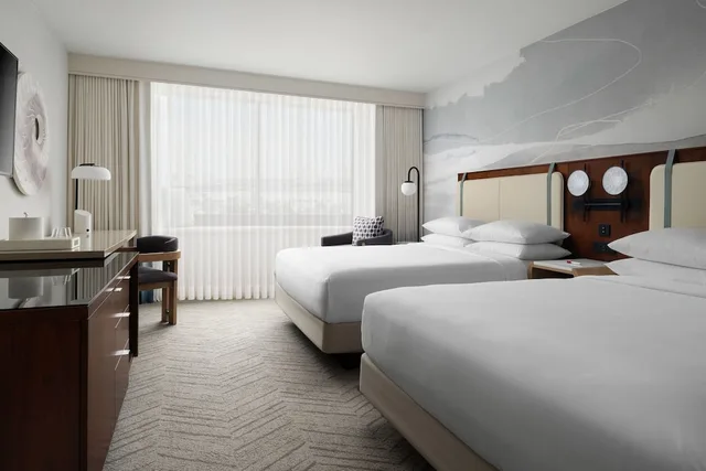 غرفة بسريرين كوين، Marriott Long Beach Downtown 1/3