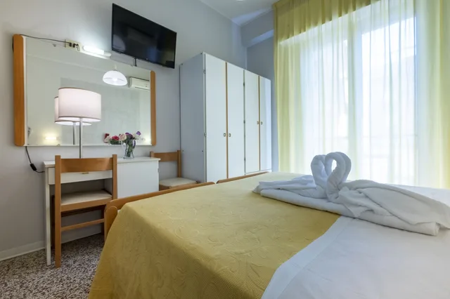غرفة قياسية بسرير كوين، Hotel Giumer 3/7