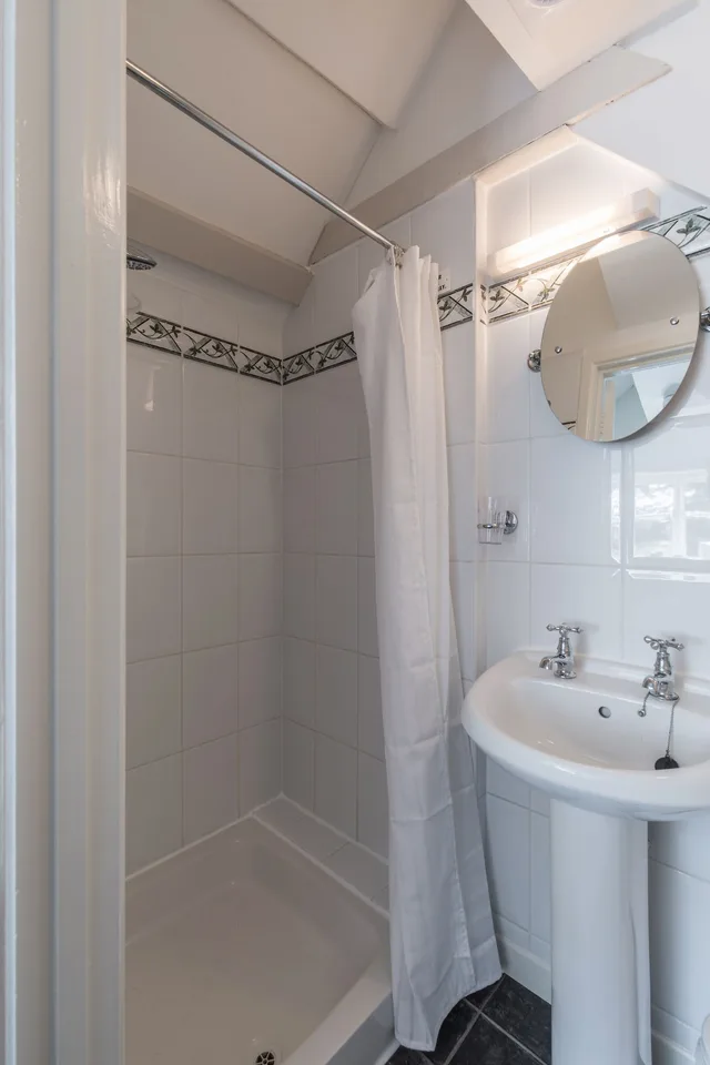 غرفة بسريرين منفصلين بإطلالة على الحديقة، Mount Pleasant Hotel 4/4