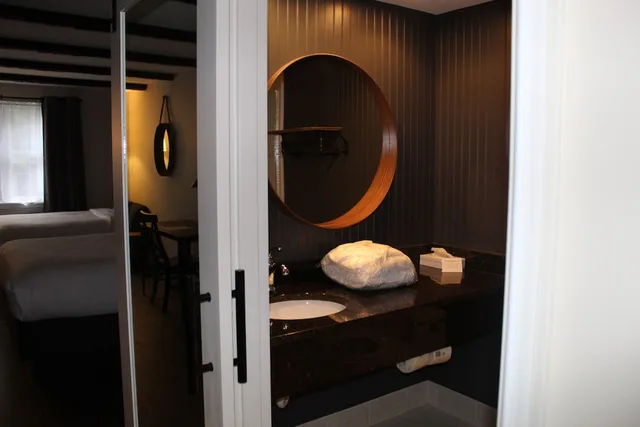غرفة بسرير كينج، The Century House Ascend Hotel Collection 6/6