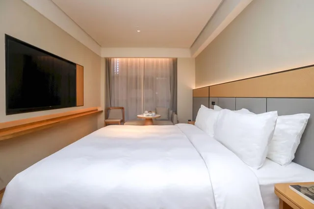 Deluxe, Suite, Queen Bed, JI Hotel (Shenzhen North Railway Station) 1/1