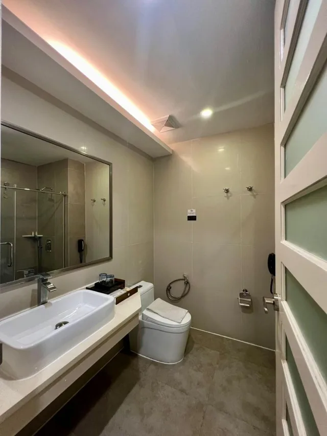 غرفة ديلوكس بسرير مزدوج، Livingston Hotel Sandakan 4/5