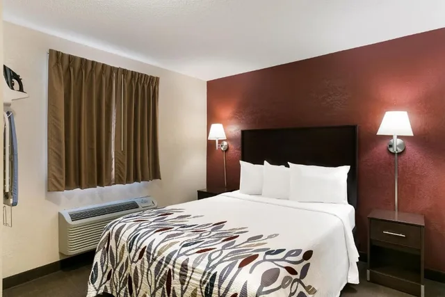 غرفة بسرير كوين، Red Roof Inn Hershey 1/2