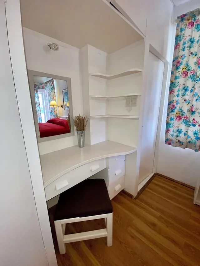 Mezzanine, Studio, King Bed, Pool View، Monteray Apartment Hotel 2/3