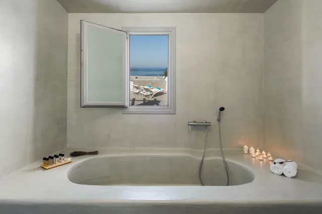Honeymoon, Suite, Caldera View, Two Story, Bathtub، Villa Irini Fira 7/9