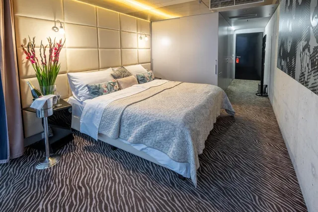 غرفة بسرير مزدوج بحمام خاص، SONO HOTEL 10/10