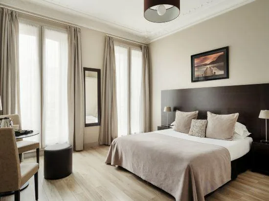 Deluxe, HOTEL D'ARGENSON 1/3