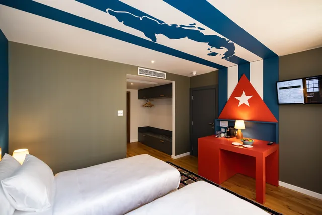 غرفة ديلوكس بسريرين منفصلين، Limehouse Library Hotel 3/5
