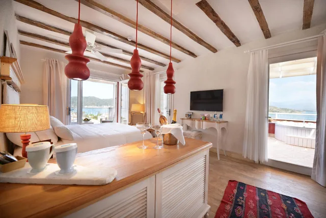 Deluxe, Suite, Queen Bed, Sea View, Hot Tub, Unique Hotel Fethiye 1/1
