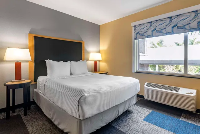 جناح بسرير كوين لذوي الإعاقة، Cambria Hotel Ft Lauderdale Airport South Cruise Port 1/2