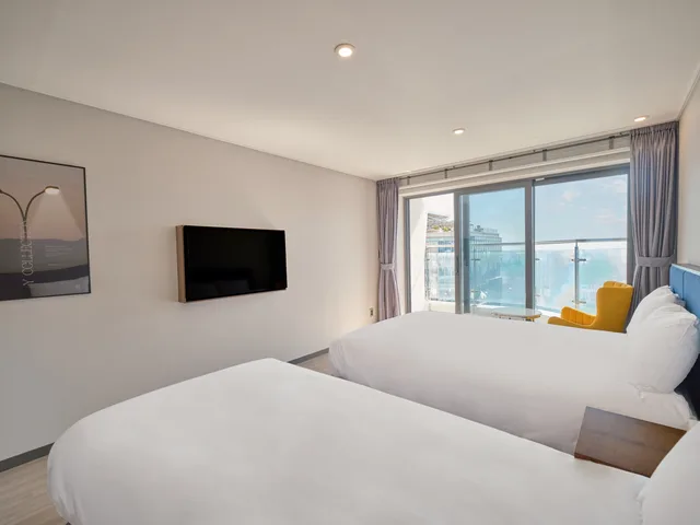 Superior, Twin Beds, Partial Ocean View, No Parking، Y Collection Haeundae Beach 1/1