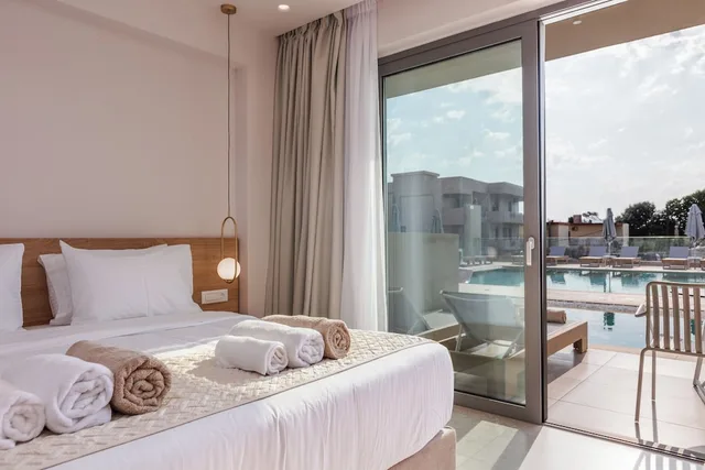 غرفة سوبيريور بسرير مزدوج مع أريكة بمسبح خاص، Nima Boutique Hotel - Adults only 1/6