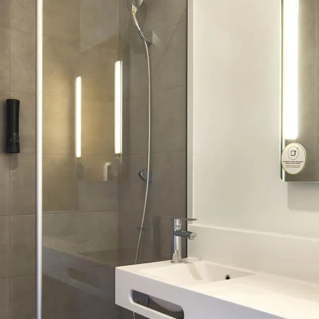 غرفة سوبيريور ثلاثية، B&B Hotel Argenteuil 9/9