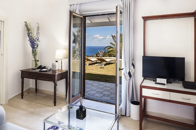 جناح بسرير كوين، Albergo San Montano 6/8