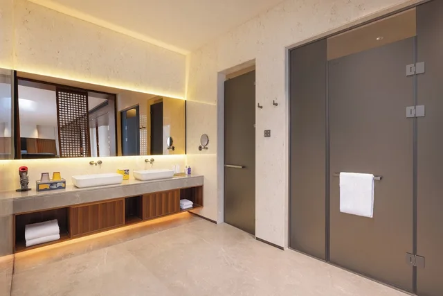 Premier, Suite, Single Bed, Sky View, Outdoor Pool، voco Guilin Yangshuo by IHG 3/4