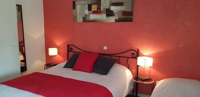 غرفة رباعية بسرير كوين وسريرين منفصلين، Les Bastides St. Paul 2/10