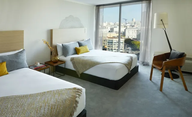 غرفة سوبيريور بسريرين مزدوجين، BEI San Francisco Trademark Collection by Wyndham 1/4